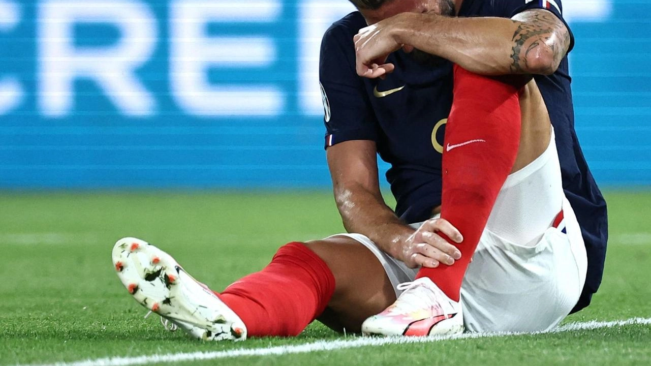 Milan col fiato sospeso Giroud ko, torna in Italia Milan col fiato sospeso Giroud ko, torna in Italia