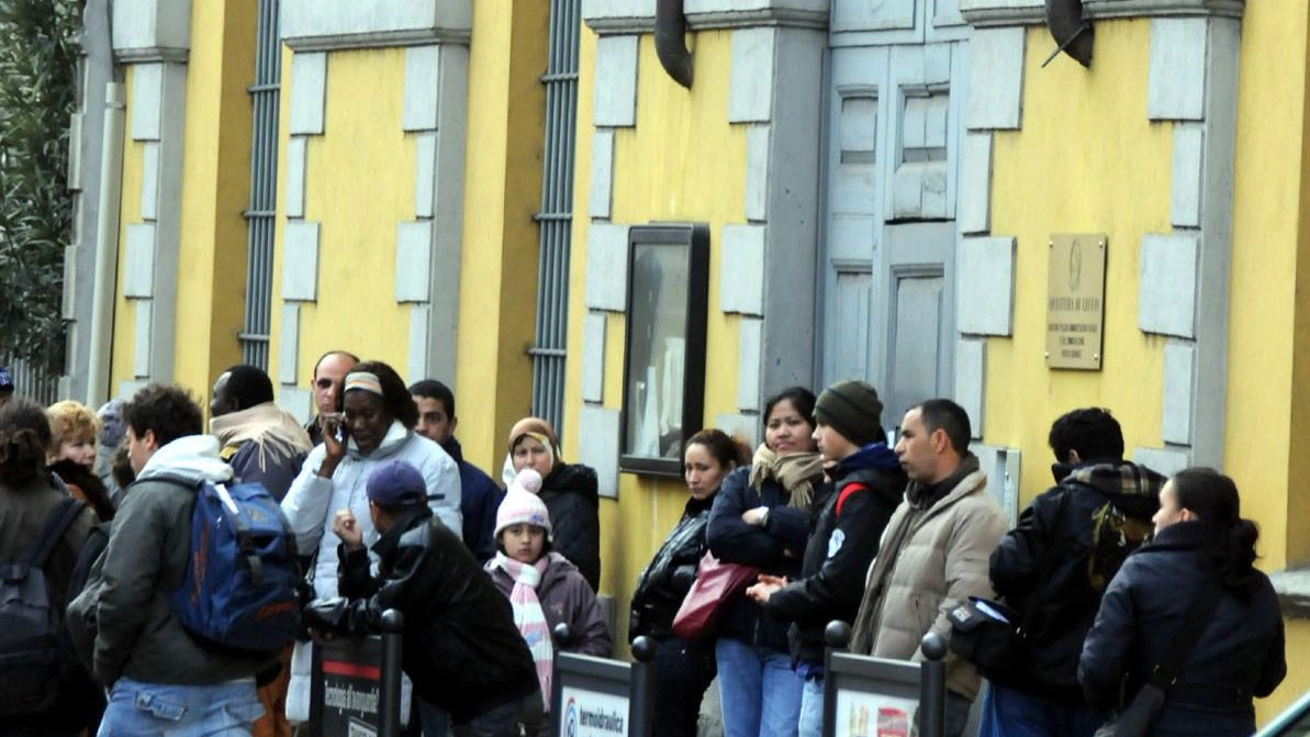Apertura straordinaria in Questura per il rinnovo del passaporto Apertura straordinaria in Questura per il rinnovo del passaporto