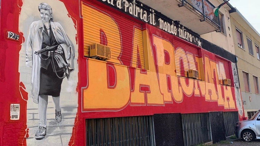 Il murales sull'edificio della Baronata in viale Faenza a Milano Il murales sull'edificio della Baronata in viale Faenza a Milano