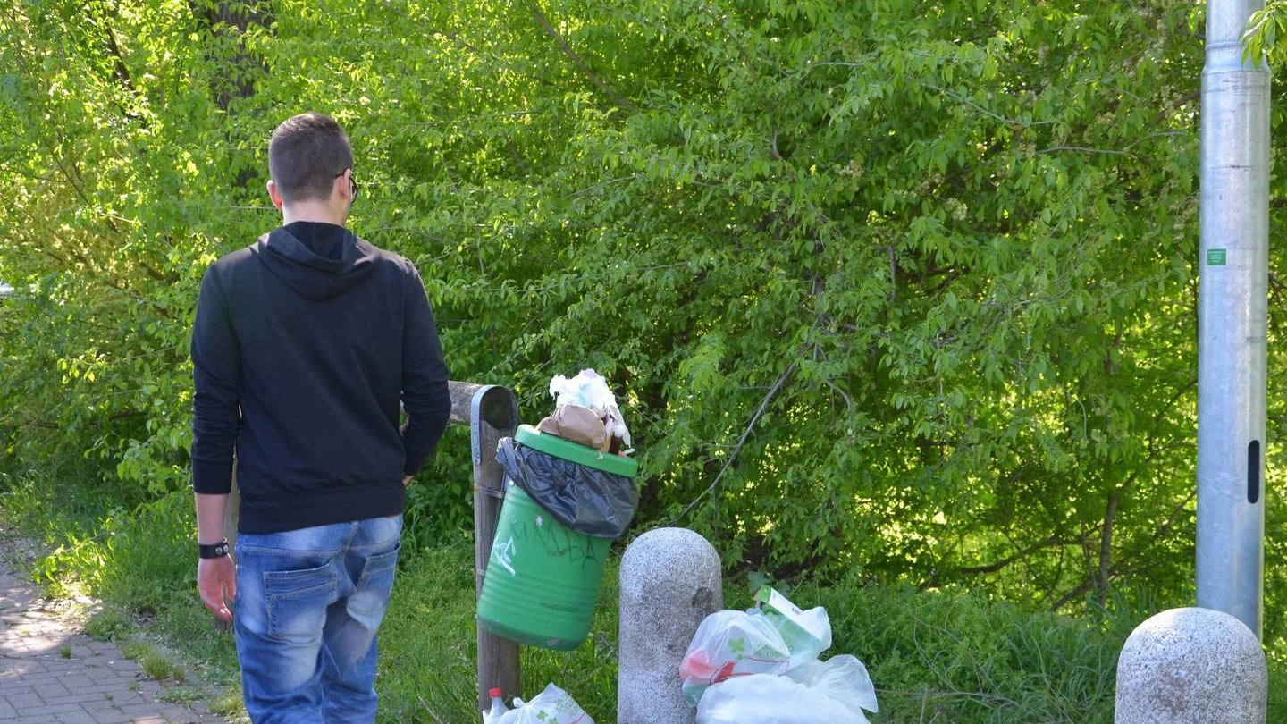 Pavia adotta le fototrappole contro l’abbandono dei rifiuti nelle periferie