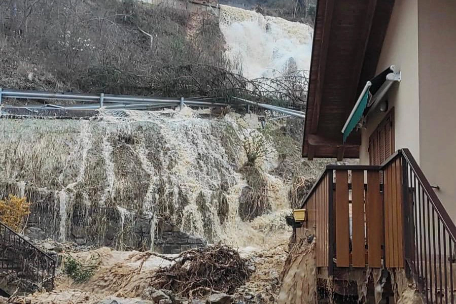 L'acqua tra le case di Ardesio