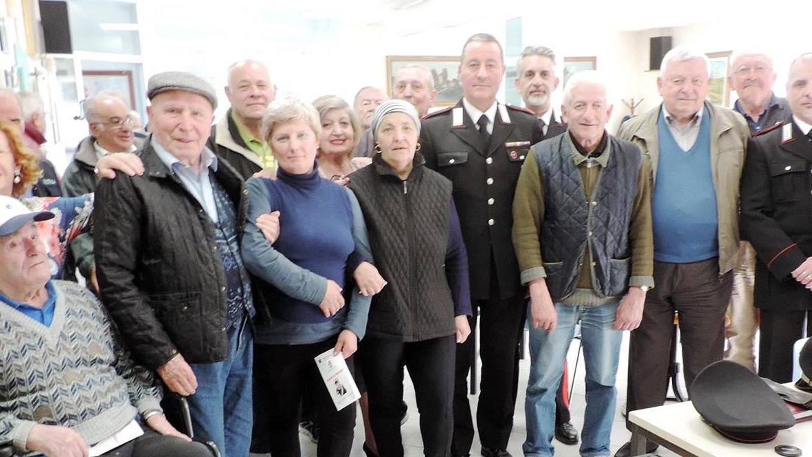 L'incontro fra anziani e carabinieri