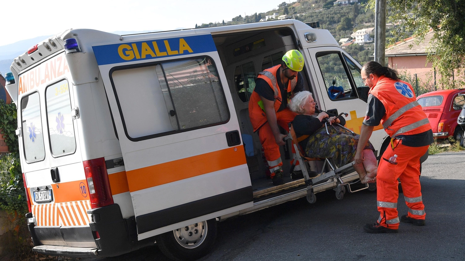Un'ambulanza a Genova 