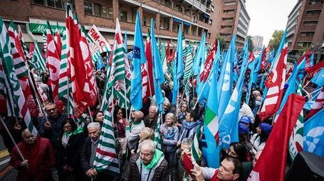 Guerra dei pasti in Comune "Ci affamano? Blocchiamo tutto" Guerra dei pasti in Comune "Ci affamano? Blocchiamo tutto"