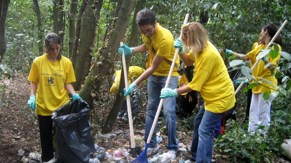 “Puliamo il mondo“. Tutti al parco