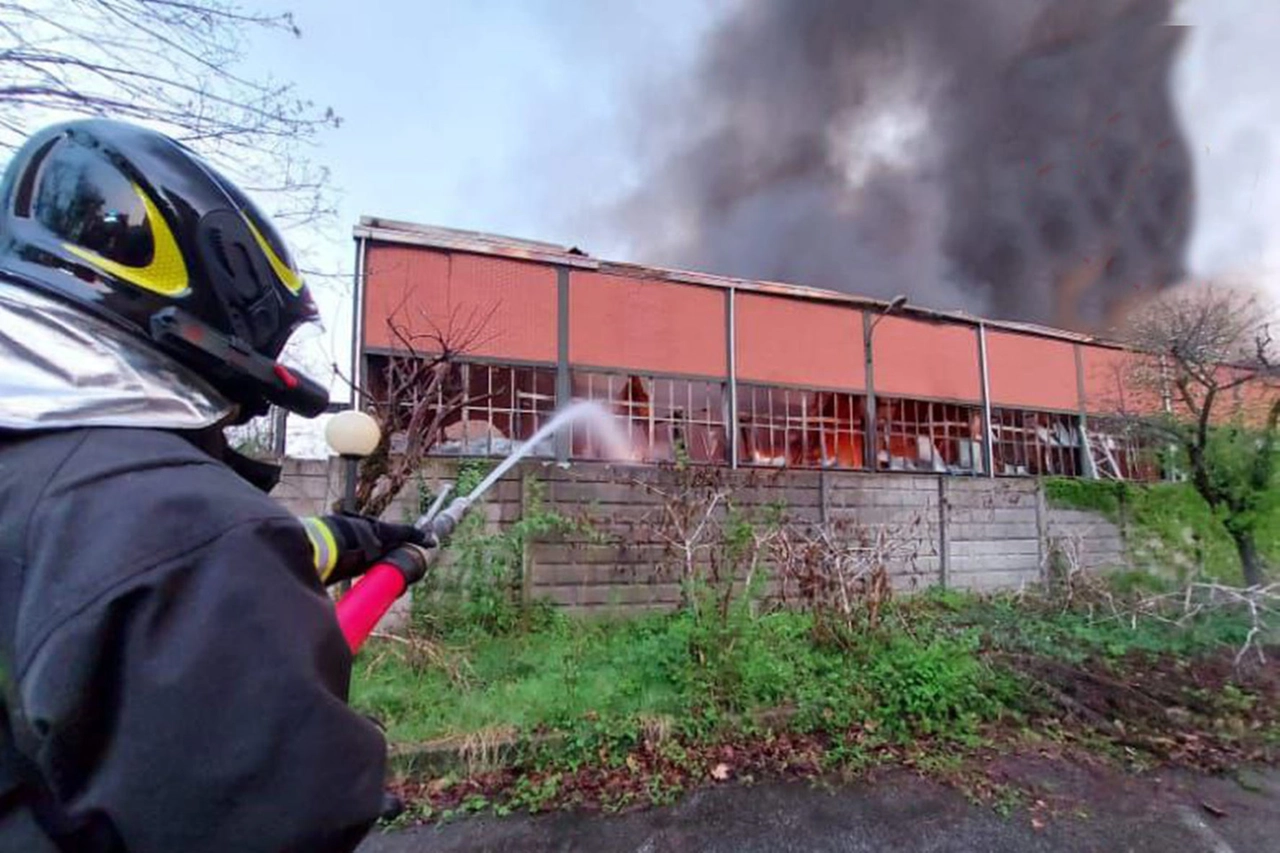 Vigili del fuoco al lavoro