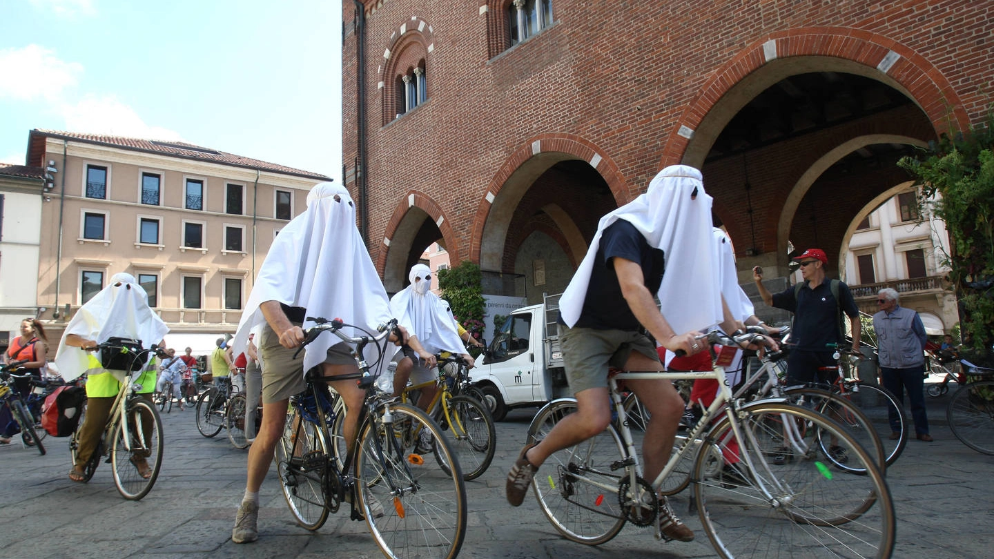 Appuntamento oggi in piazza Castello a Monza, alle 17.30