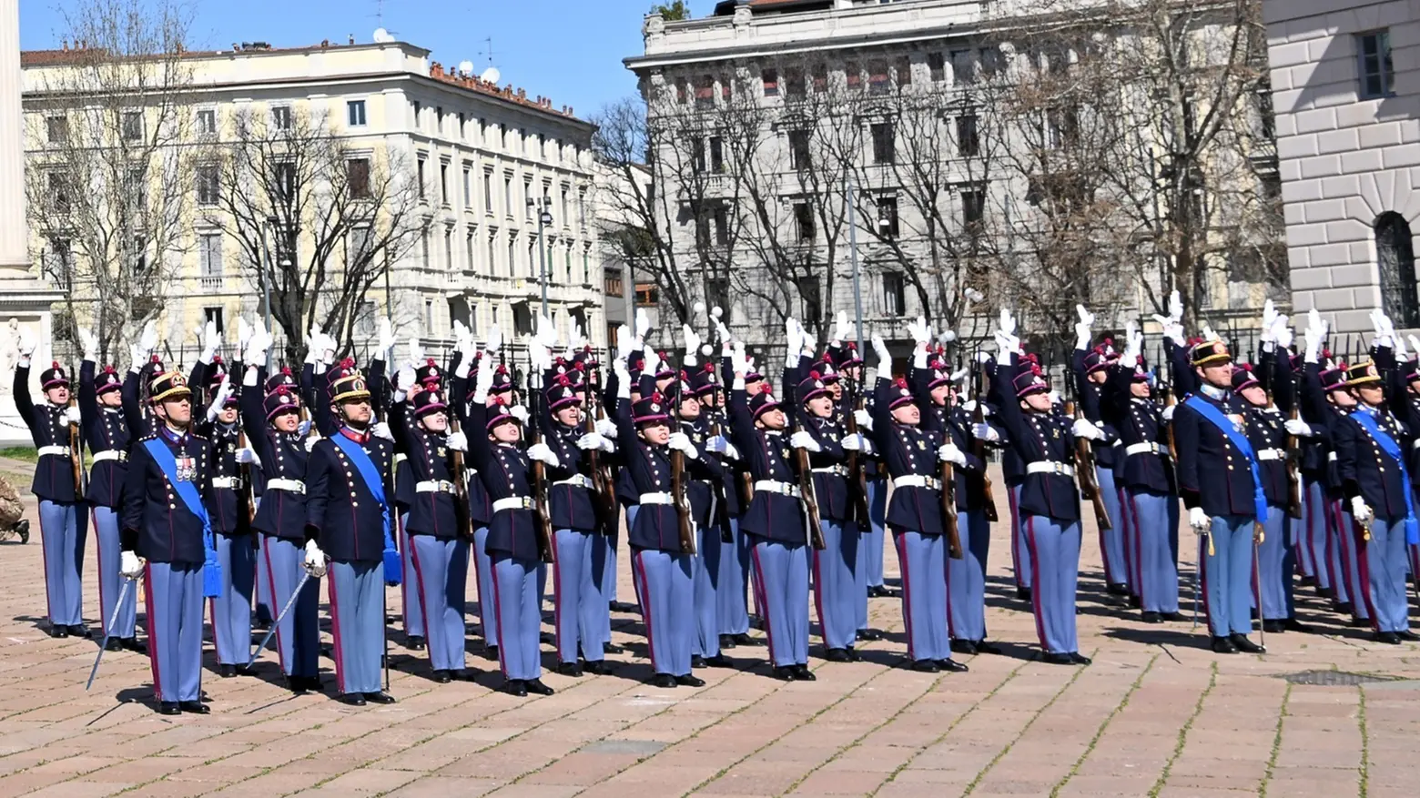 Giuramento degli allievi della scuola militare Teuliè di Milano