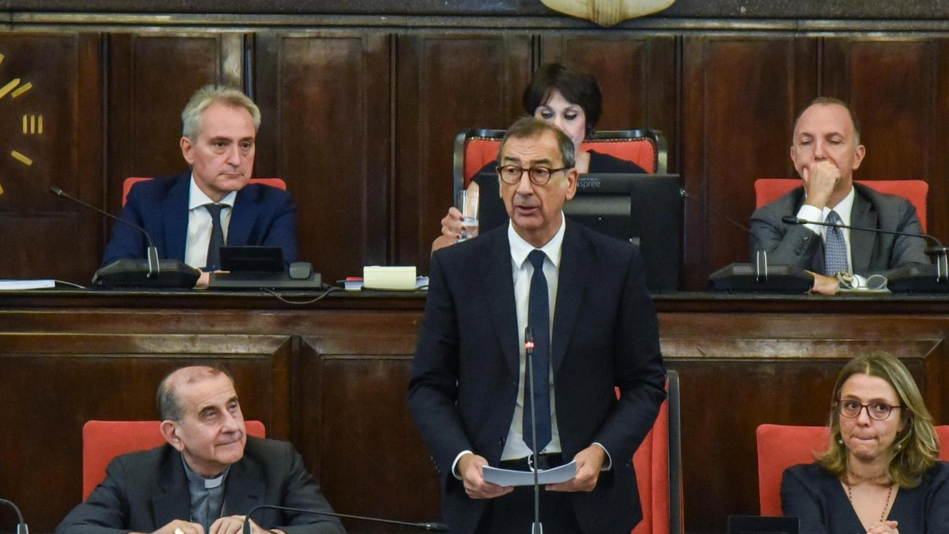 Il sindaco e il governo della città. Sala alla borghesia illuminata: sinistra o destra non è uguale Il sindaco e il governo della città. Sala alla borghesia illuminata: sinistra o destra non è uguale