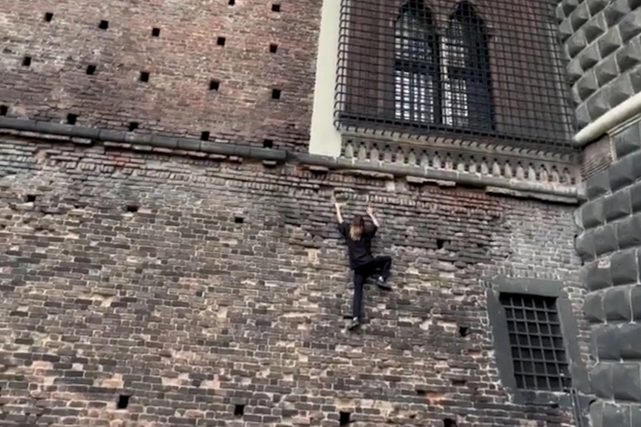 Jared Leto scala il Castello Sforzesco