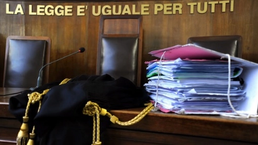 Un tribunale Un tribunale