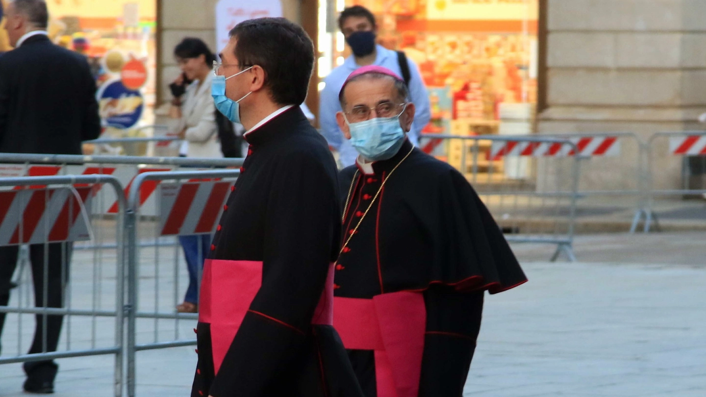 L'arrivo in Duomo dell'arcivescovo Mario Delpini