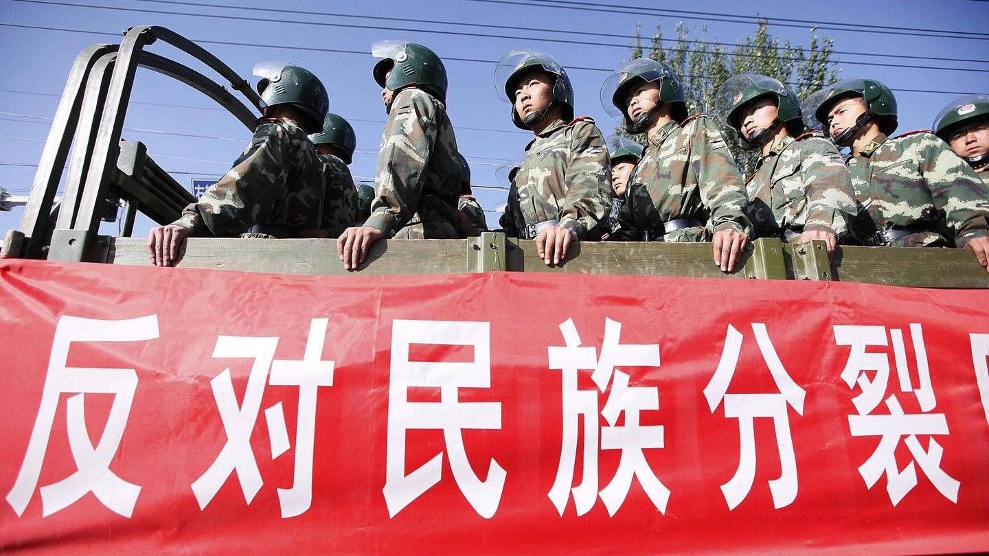 Ronde antiseparatiste cinesi nello Xinjiang (Ansa Ap)