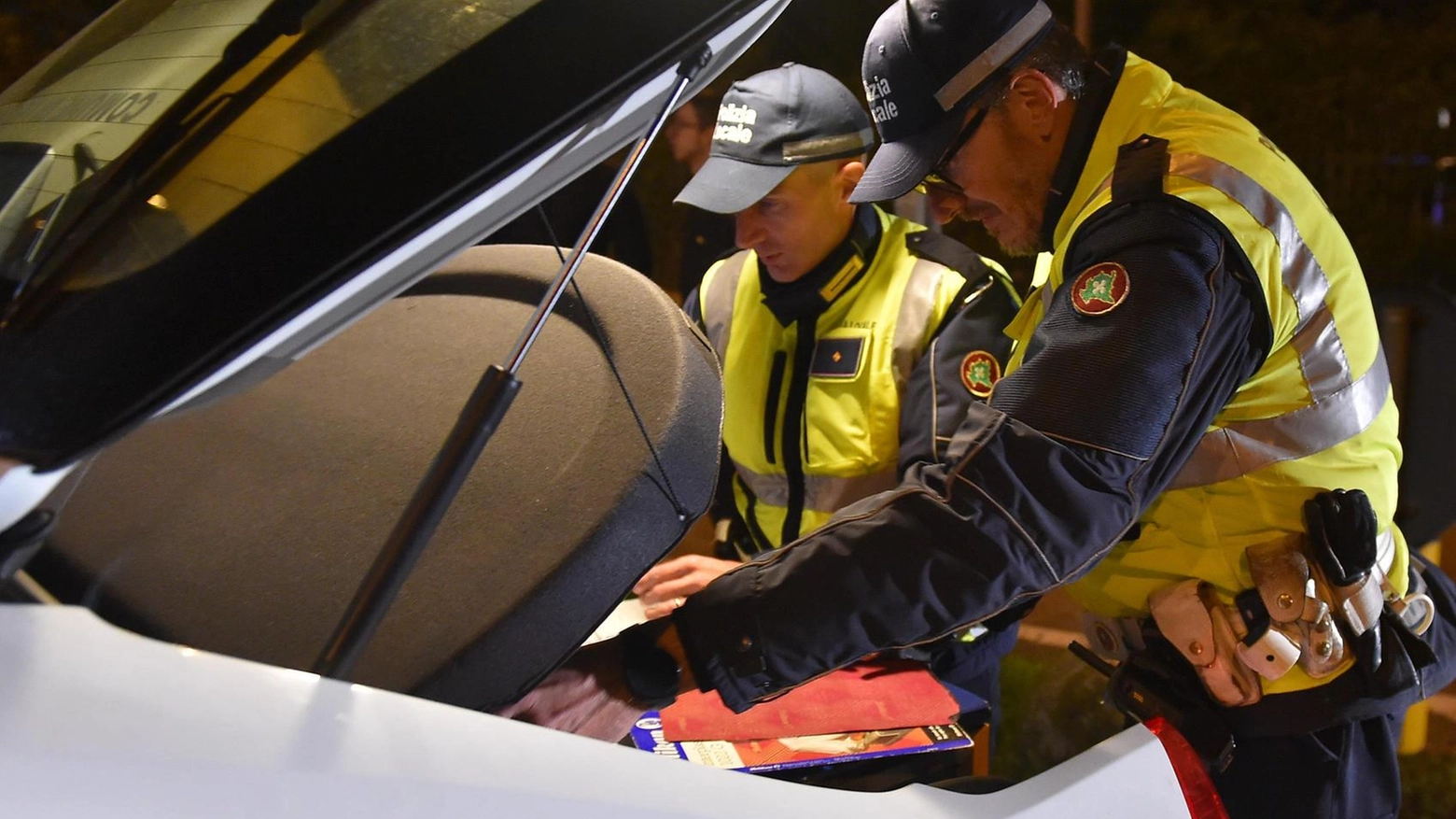 Controlli sul Sempione a Legnano: denunce, patenti ritirate e street tutor
Controlli sul Sempione a Legnano: denunce, patenti ritirate e street tutor