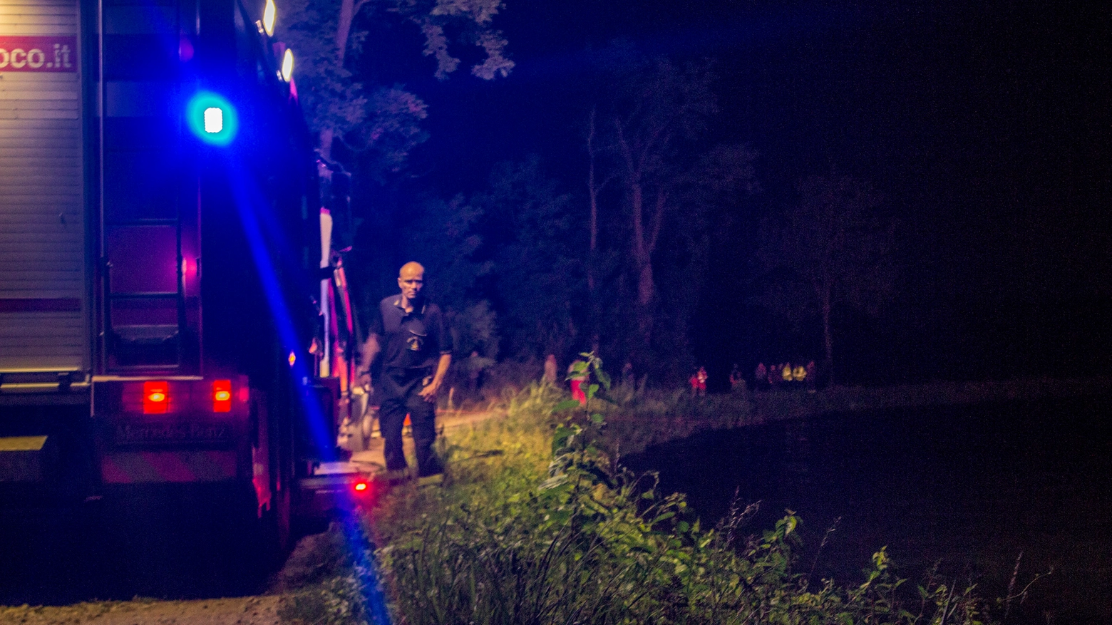 I vigili del fuoco sul posto dell'incidente a Trucazzano