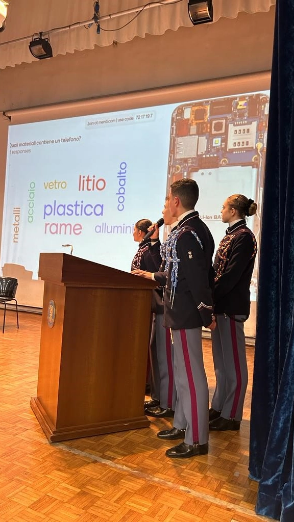 Allievi sul palco alla conferenza