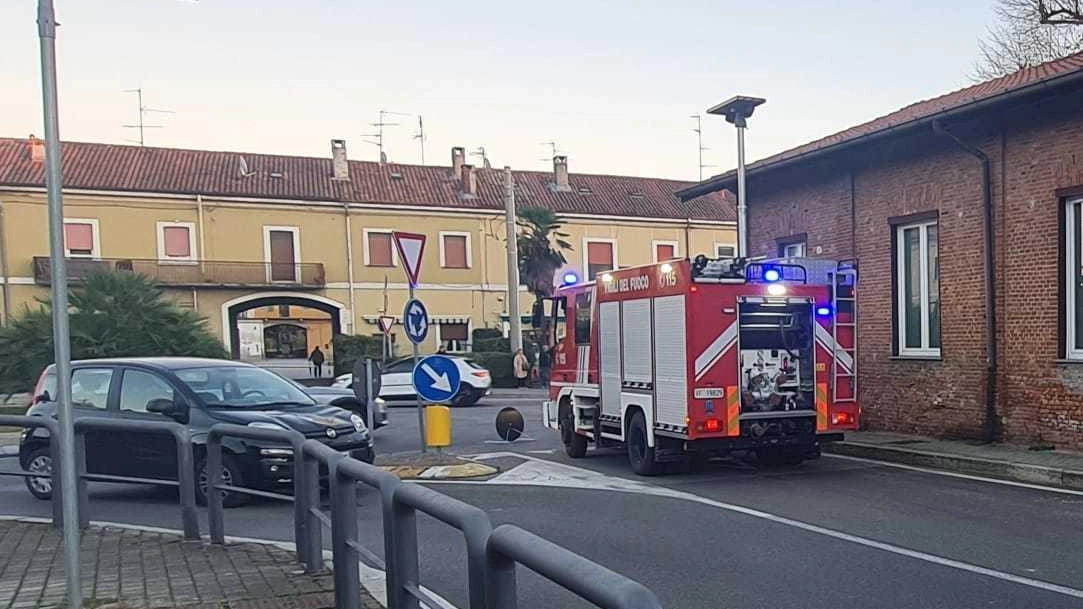 Finisce contro una colonna, è in fin di vita