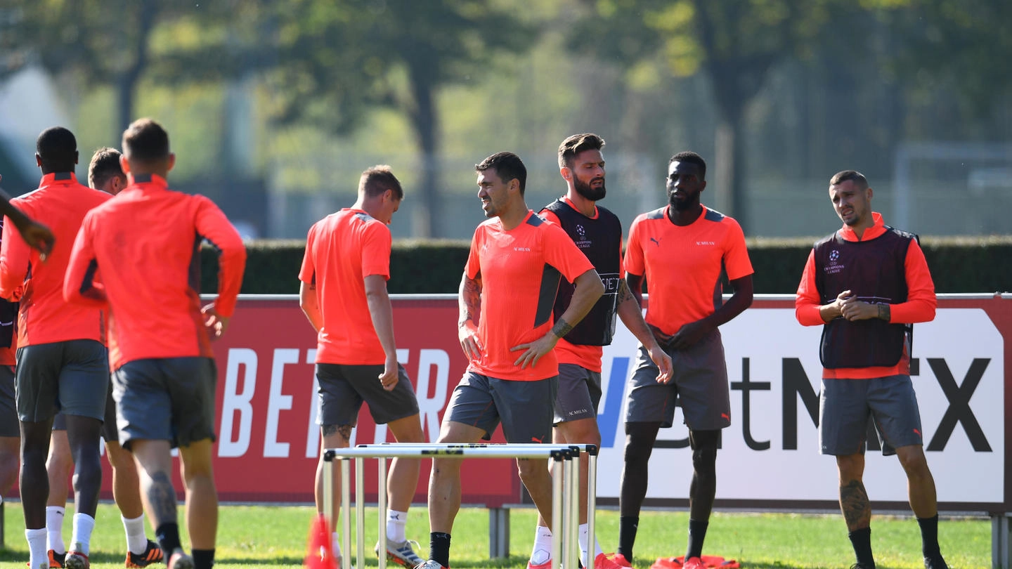 L'allenamento del Milan prima della partenza per il Portogallo