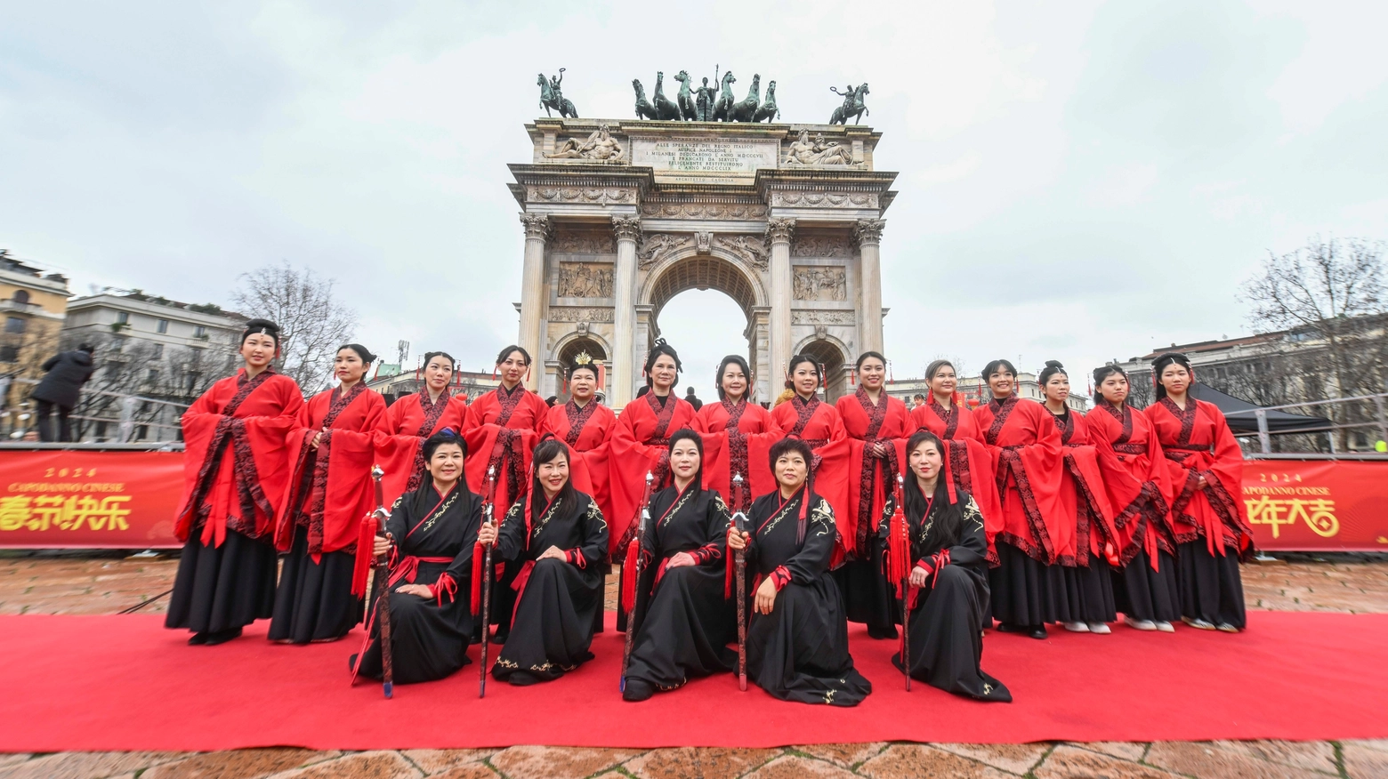 Festeggiamenti per il Capodanno cinese all'Arco della Pace, Milano (Ansa/Andrea Fasani)