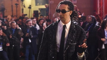 Ghali a Sanremo 2024: chi è il rapper. Dall’infanzia difficile alla relazione con Mariacarla Boscono