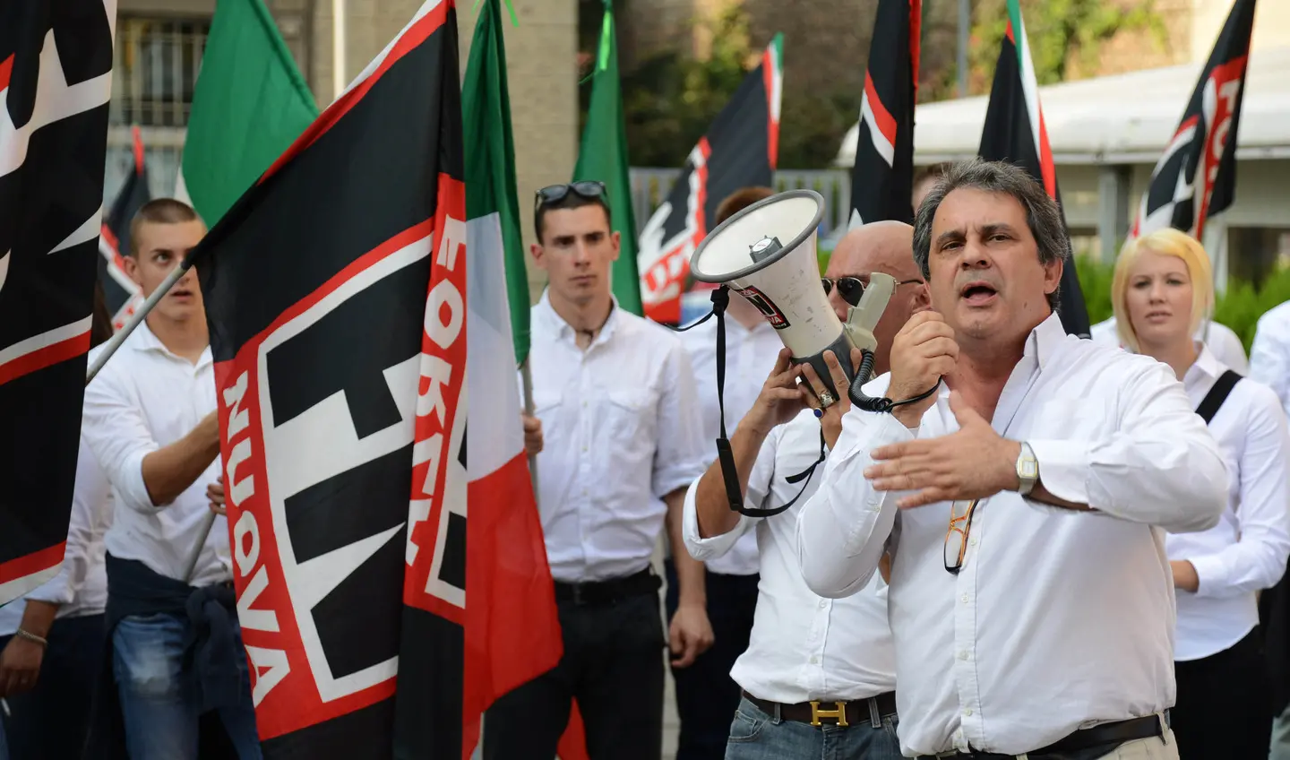 Skinheads, il questore vieta la manifestazione di Forza Nuova. La replica: "Ci saremo"