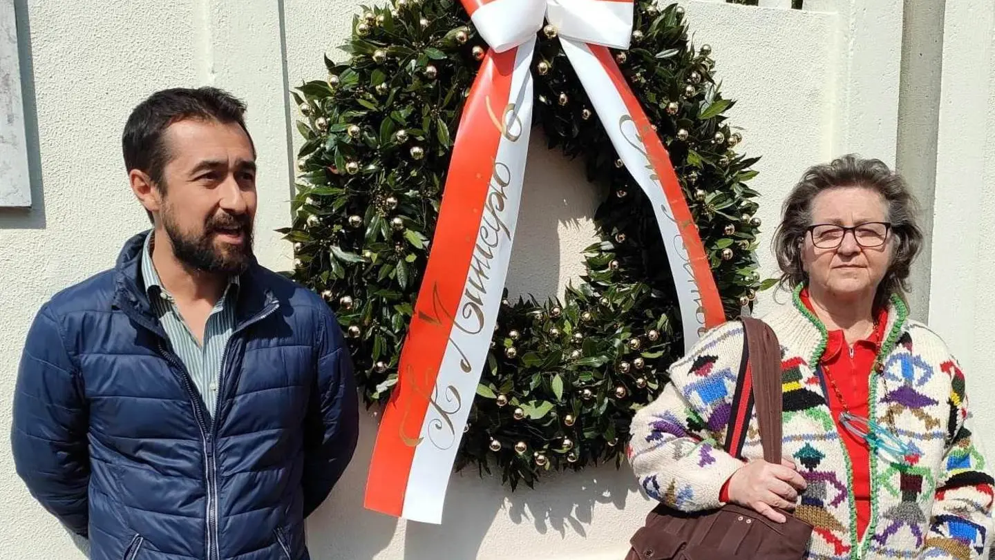 La commemorazione ei 14 bambini morti schiacciati dal muro al Lorenteggio La commemorazione ei 14 bambini morti schiacciati dal muro al Lorenteggio