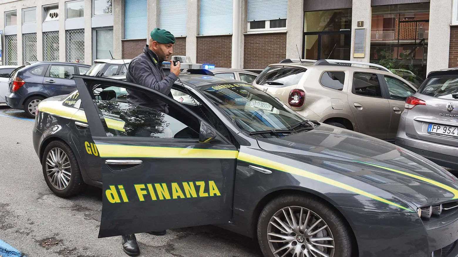 Uomini dellla Finanza in azione Uomini dellla Finanza in azione