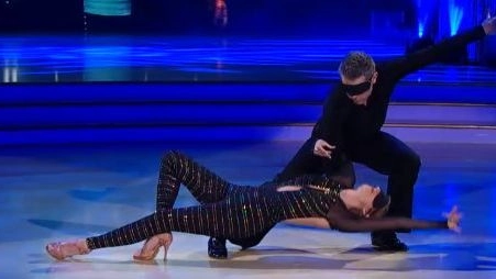 Elena Travaini ed Anthony durante l'esibizione a Ballando con le Stelle