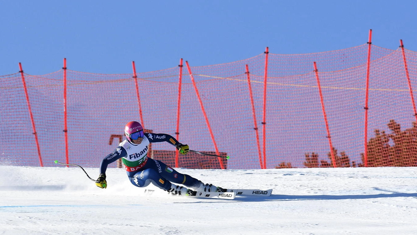 Elena Curtoni impegnata nella discesa libera di Bansko