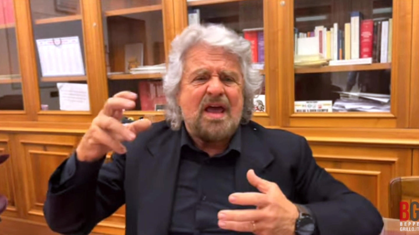 Beppe Grillo in un frame del video (Ansa)