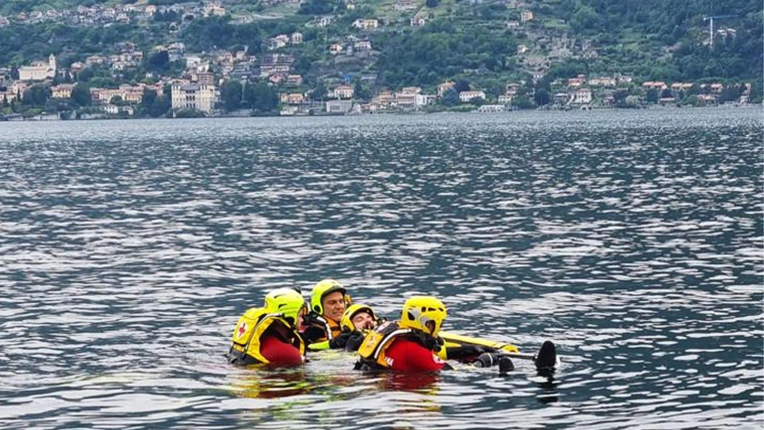 Lario più sicuro  Si accendono i motori  dell’idroambulanza  della Croce rossa