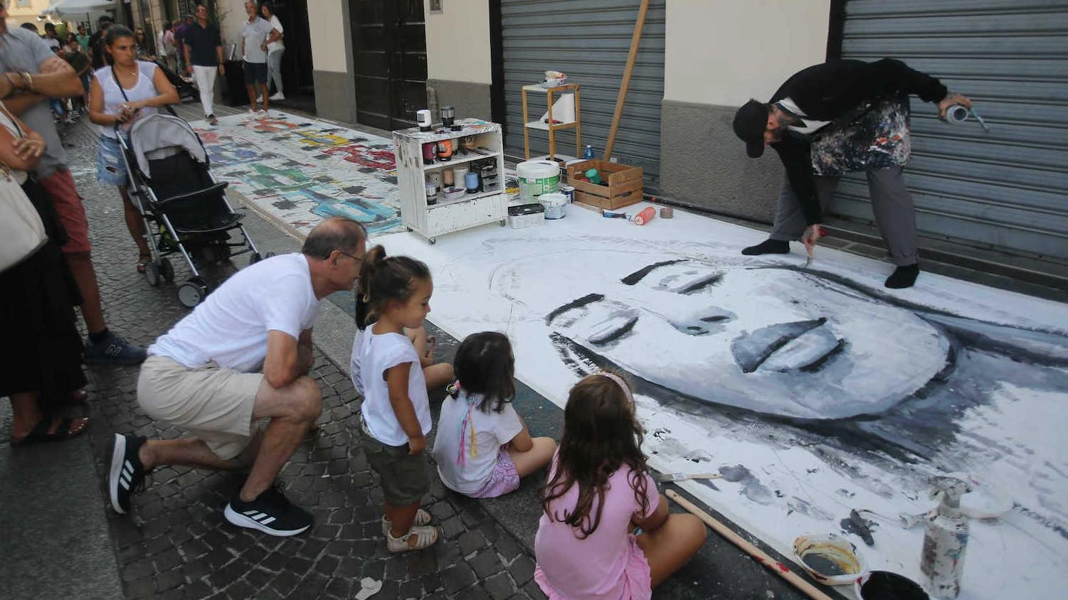 Velocità oltre i limiti a Monza: un'opera di street art dedicata alla Formula 1
Velocità oltre i limiti a Monza: un'opera di street art dedicata alla Formula 1