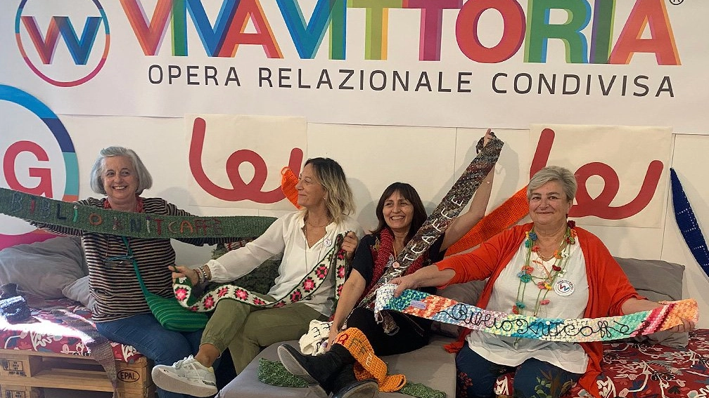 La catena umana di Viva Vittoria La catena umana di Viva Vittoria
