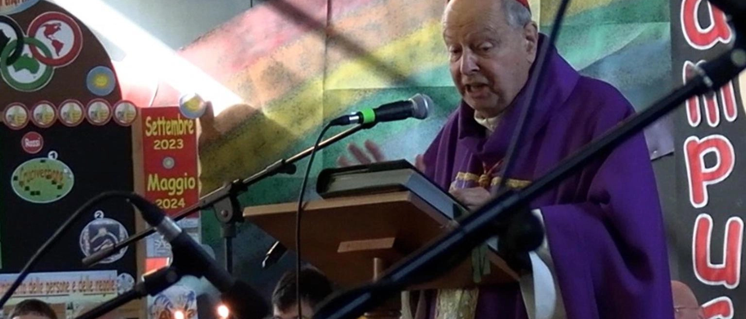 Ieri mattina a Somaggia di Samolaco, centinaia di persone hanno reso l'ultimo saluto a don Gigi Pini, il sacerdote morto a 73 anni che ha lasciato un segno indelebile nella comunità valchiavennasca. I funerali sono stati presieduti dal vescovo di Como. Domani alle 15, la Messa esequiale a Grosio, suo paese natale.