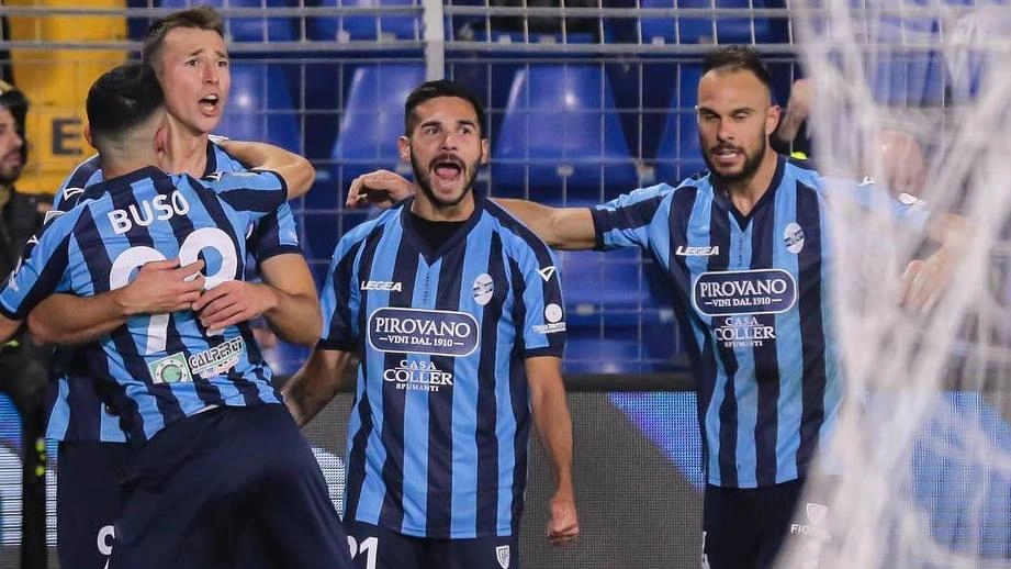 La capolista Parma deve arrendersi 3-2 La capolista Parma deve arrendersi 3-2