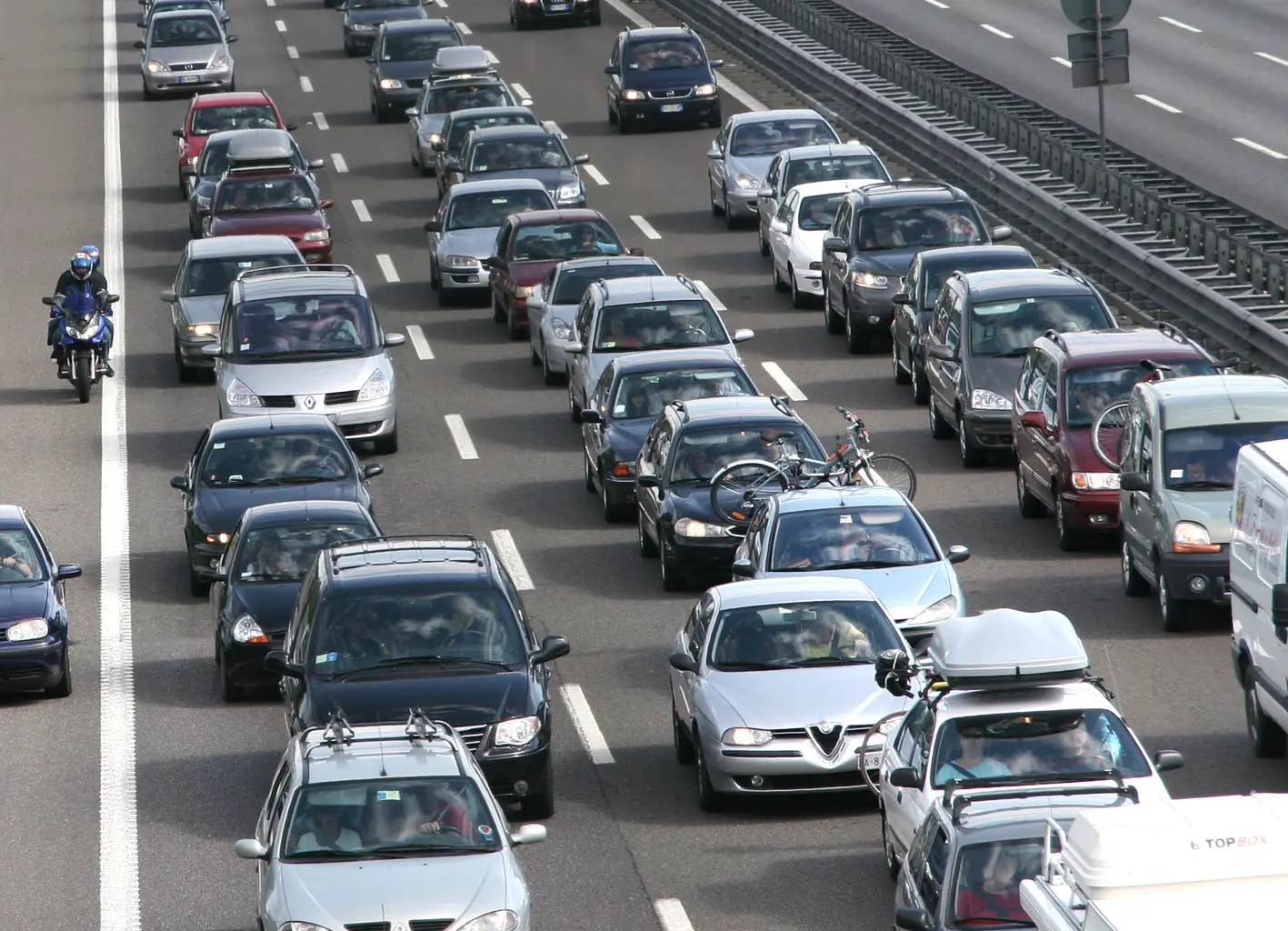 Sulle strade lombarde è già grande esodo: coda di 11 chilometri in A4