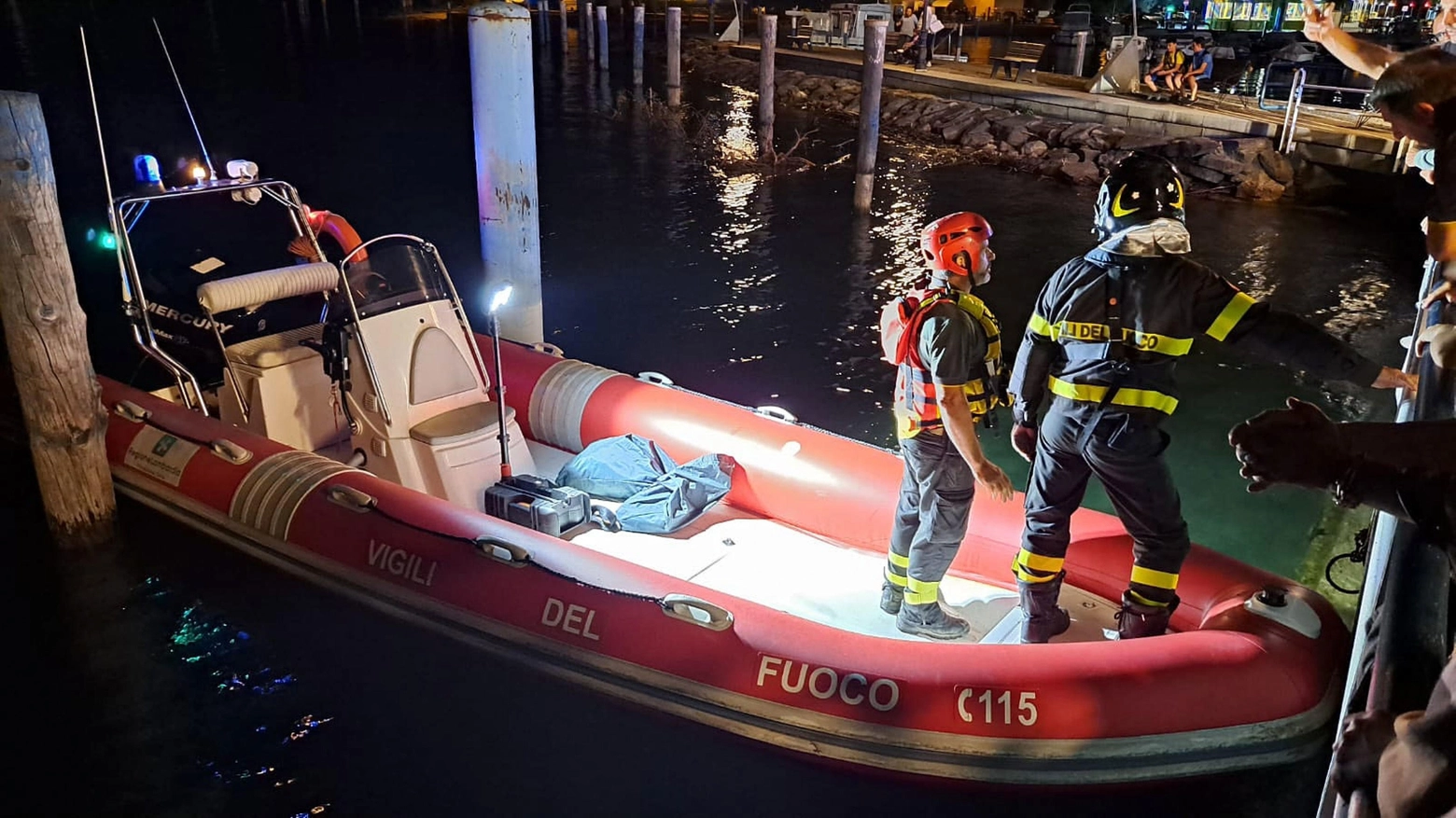 Pisogne, nuovo giorno di lavoro nel lago d’Iseo per sommozzatori e tecnici in azione con robot tecnotecnologici per trovare il corpo della ventenne bavarese e restituirlo alla famiglia