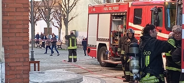 Villastanza, incendio in chiesa: in fiamme il presepe. Bloccato un 30enne marocchino