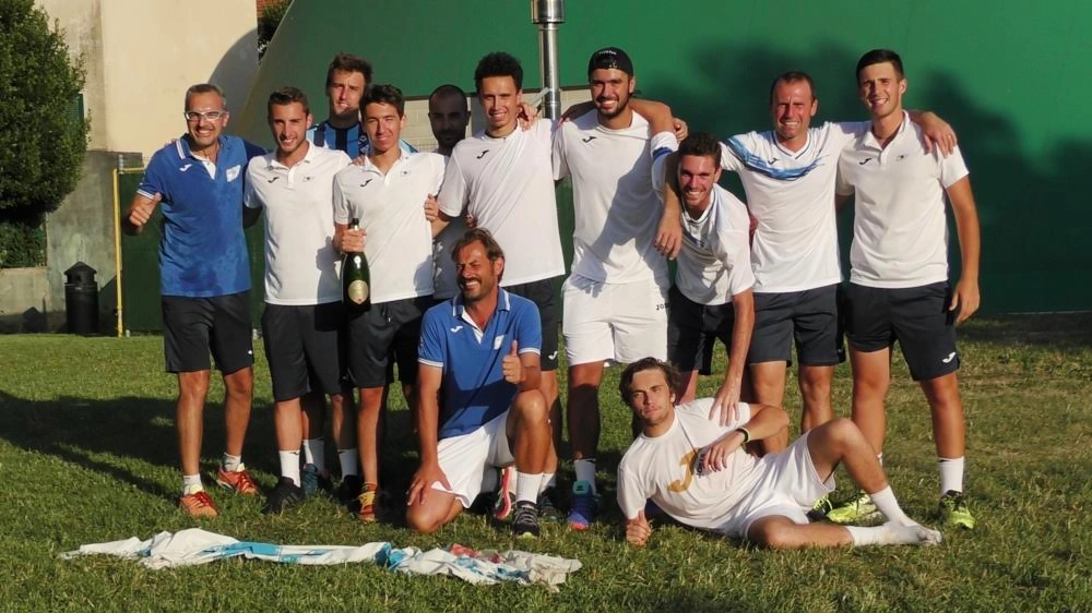La squadra e i tecnici del tennis club Lecco