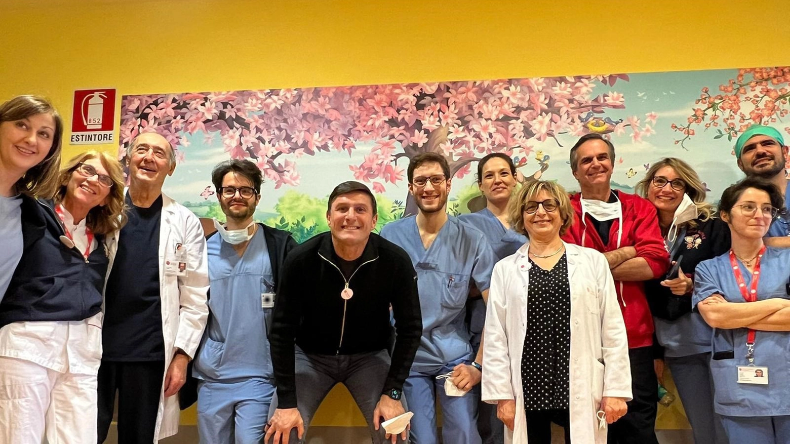 Javier Zanetti in visita al Reparto di Chirurgia pediatrica