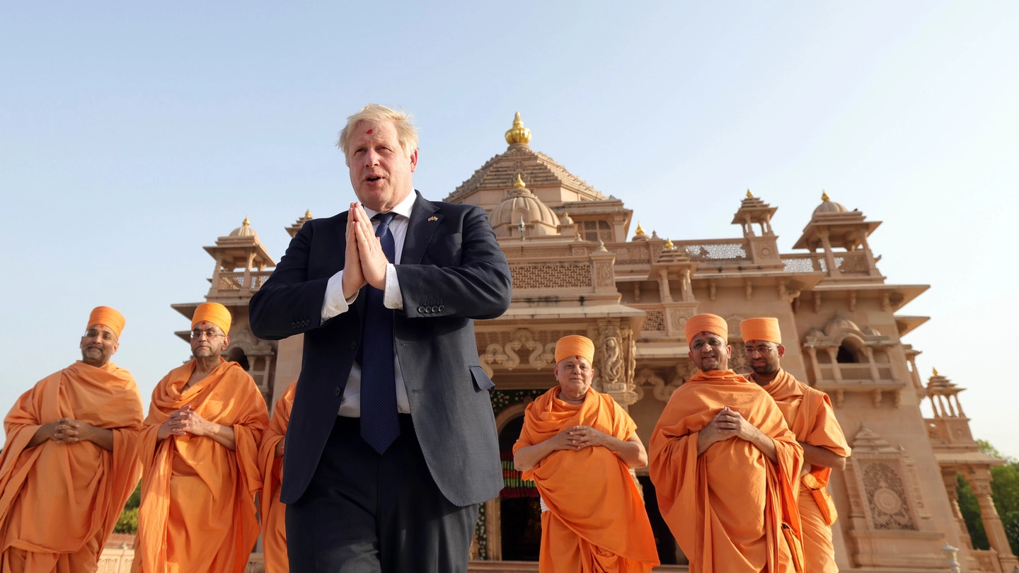 Il premier inglese Boris Johnson durante la sua visita di Stato in India