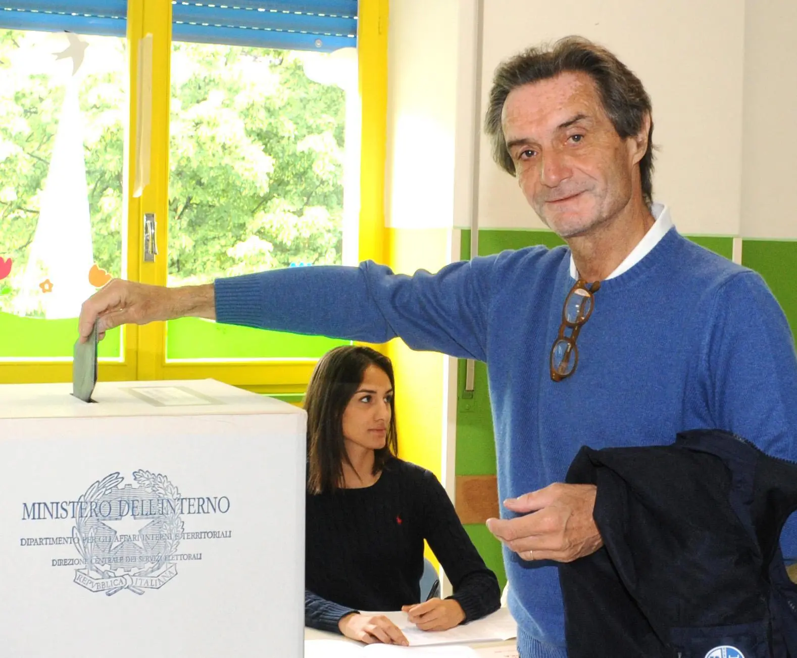 Europee, Attilio Fontana ha votato a Varese: "Decidiamo noi il futuro dell'Europa"