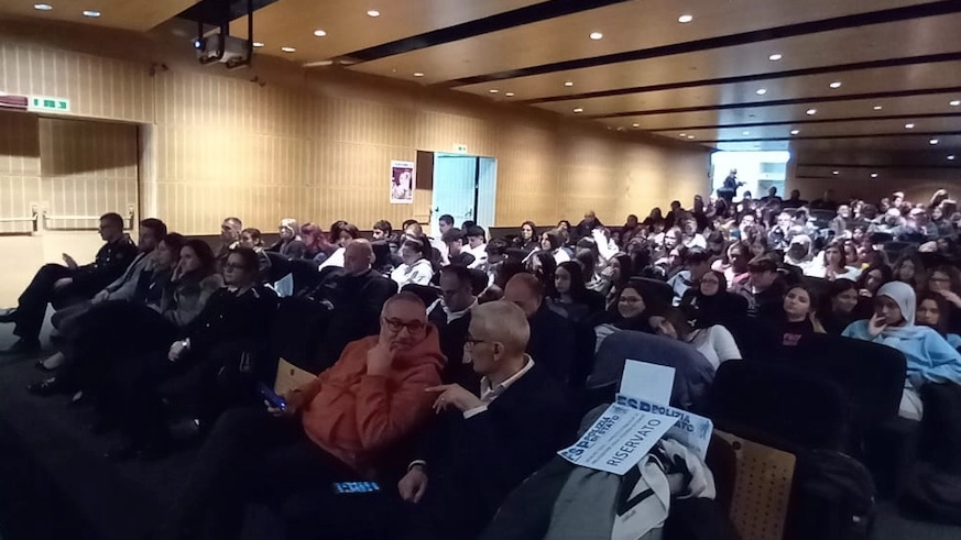 Como, in biblioteca il convegno sulla violenza di genere: al centro l’importanza della libertà economica