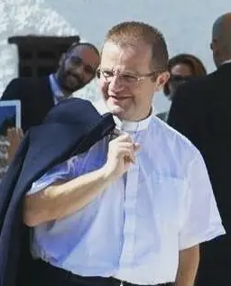 Dopo le minacce anche i ladri: la dura vita di don Lorenzo