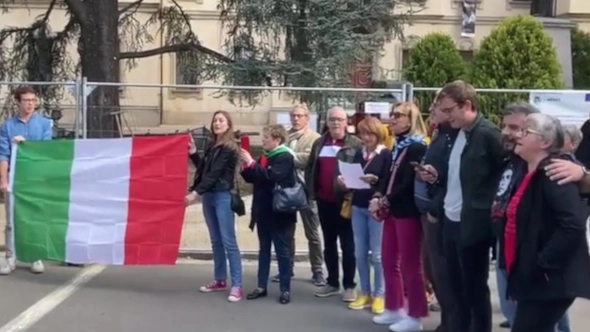 Il falsh mob del 25 aprile a Merate Il falsh mob del 25 aprile a Merate