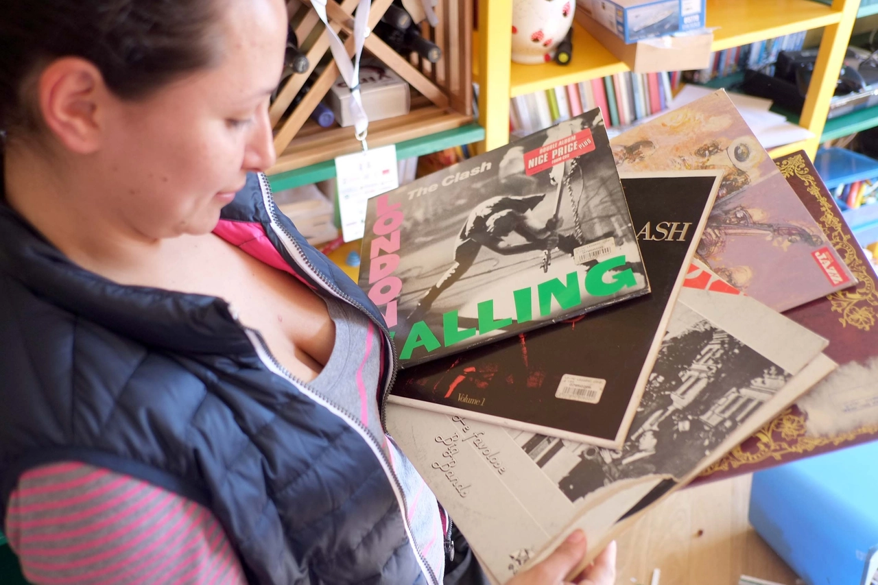 Torna il giradischi: boom del vinile (Radaelli)