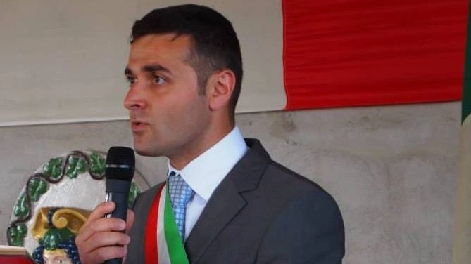 Lambrugo, dimissioni in massa dei consiglieri: va a casa il sindaco Costanzo