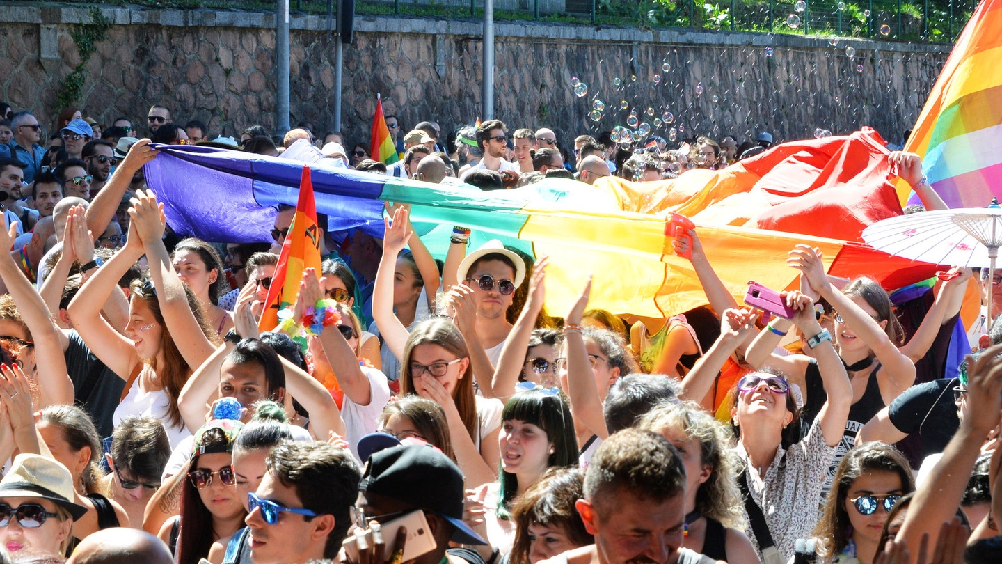 Un’immagine dell’edizione 2017 del Varese Pride