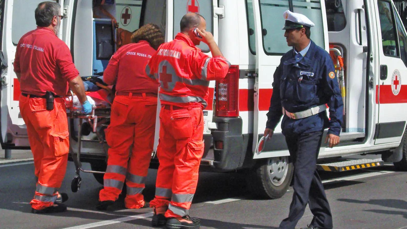Casazza, donna investita da un'auto Casazza, donna investita da un'auto