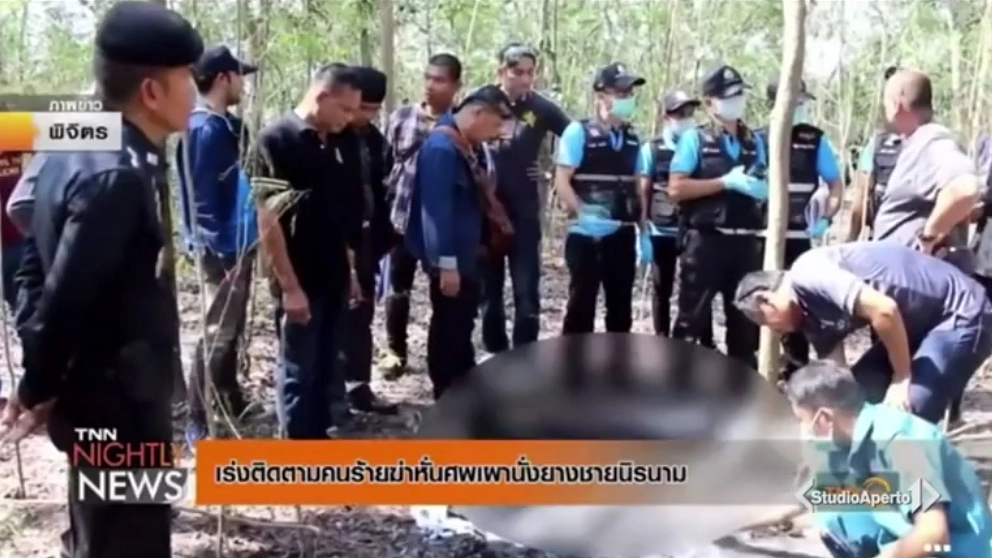 La polizia thailandese sul luogo del ritrovamento del corpo, in un’immagine di “Studio Aperto”